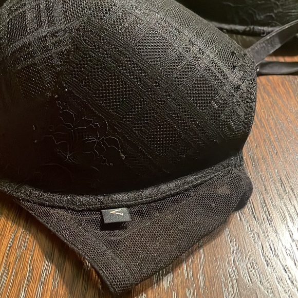 Lot of two Victoria’s Secret Black Push Up Bras size 36D - Picture 2 of 10